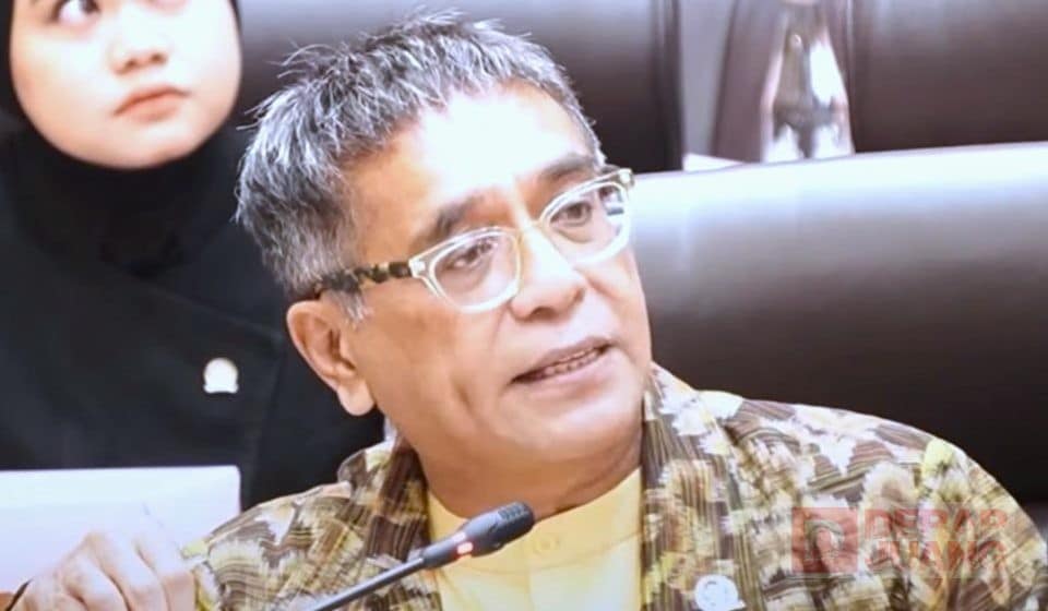 Foto: Anggota Komisi VII DPR RI Fraksi PDI Perjuangan, Samuel Wattimena Memberikan Kritik Terhadap Anggaran Industri Kreatif dalam RDP Bersama Kementerian Ekonomi Kreatif di Kompleks Parlemen Senayan (01/06/2026)